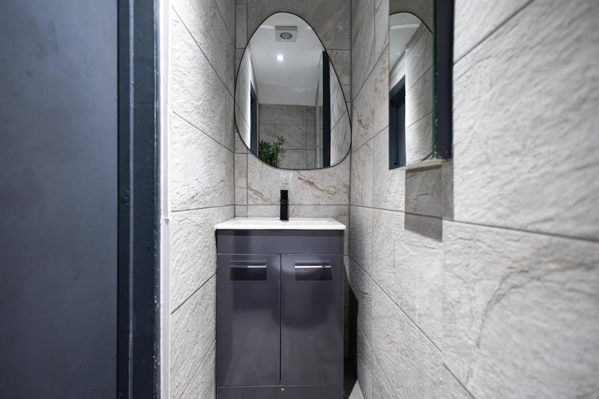 Elegant 1Bedroom Flat With Jacuzzi In A Prime Location Λονδίνο Εξωτερικό φωτογραφία